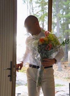 Skalis - Male escort in Montreal Photo 6 of 11