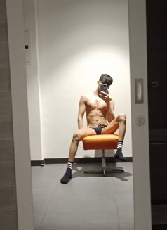 Skb - Male escort in Dubai Photo 3 of 3