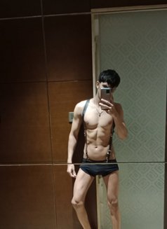 Skd - Male escort in Dubai Photo 3 of 3