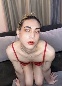 Skinny good bottom and massage - Acompañantes transexual in Al Manama Photo 4 of 18