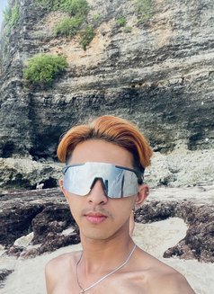 Skinnybeachyyy - Male escort in Bali Photo 2 of 5