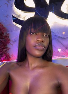 Skinnykatie - escort in Cotonou Photo 2 of 8