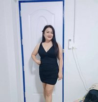 Sky 1 - masseuse in Muscat