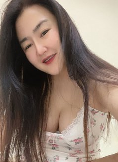 Sky 1 - masseuse in Muscat Photo 3 of 4