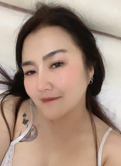 Sky 1 - masseuse in Muscat Photo 3 of 7