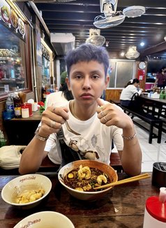 Sky 28 Hot night - masseuse in Bangkok Photo 8 of 12