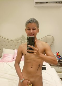 Sky 28 Hot night - Transsexual escort in Dammam Photo 9 of 9