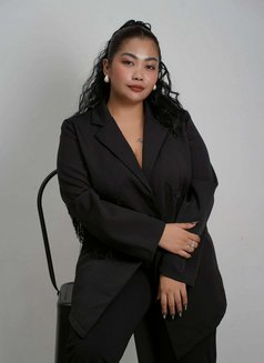 Sky - masseuse in Manila Photo 15 of 16