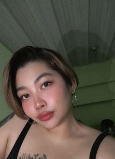 Sky - masseuse in Manila Photo 17 of 20