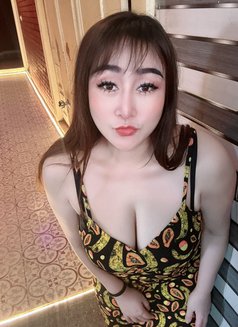 Linda - escort in Gurgaon Photo 2 of 10