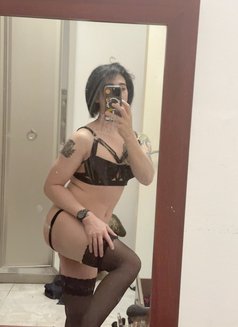 Sky Let - Transsexual escort in Khobar Photo 9 of 9