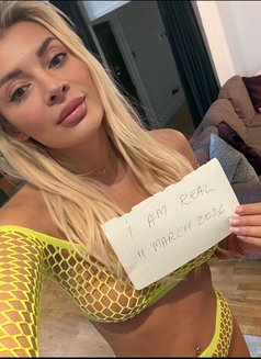 Sky - escort in Dubai Photo 2 of 3