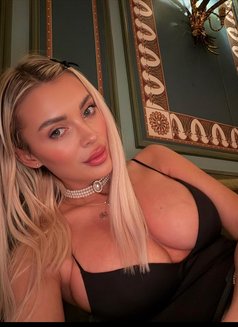 Sky - escort in Dubai Photo 3 of 3