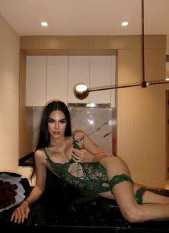 Sky Queen - Transsexual escort in Shanghai Photo 3 of 19
