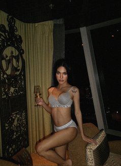 Sky Queen - Transsexual escort in Shanghai Photo 20 of 23