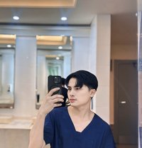 Sky - Acompañantes masculino in Doha Photo 4 of 5