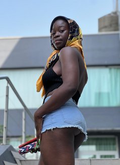 Skyblue - escort in Accra Photo 4 of 4