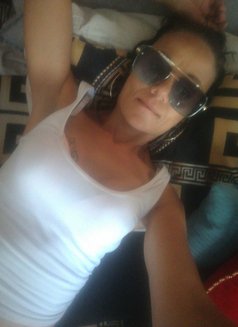 Skye - puta in Johannesburg Photo 10 of 10