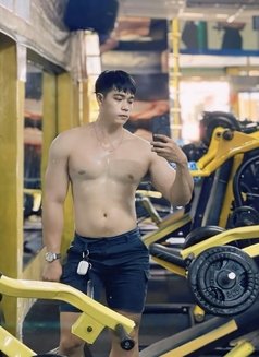 Skygentle - Male escort in Singapore Photo 8 of 8