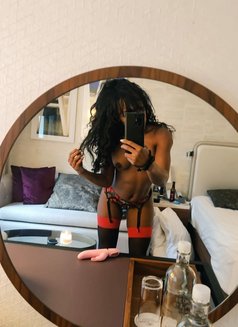 Skyla Lee London - puta in Barbados Photo 19 of 19