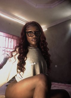 Skylar Chidumebi - Acompañantes transexual in Lagos, Nigeria Photo 4 of 4