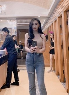Skylee - escort in Bangkok Photo 7 of 9