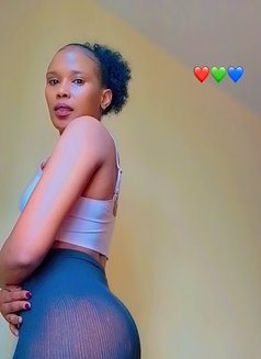 Skypetite Girl - escort agency in Singapore Photo 1 of 7