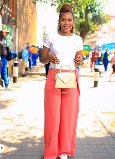 Skypetite Girl - escort agency in Singapore Photo 4 of 7