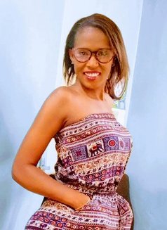 Skypetite Girl - escort agency in Singapore Photo 5 of 7