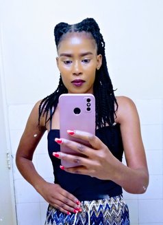 Skypetite Girl - escort agency in Singapore Photo 7 of 7