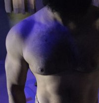 Skywalker - Acompañantes masculino in Surat