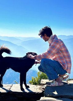 Nik - Male escort in New Delhi Photo 2 of 3