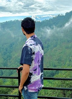 Nik - Male escort in New Delhi Photo 3 of 3