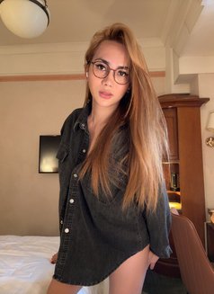BDSM/TransGFE/SOLOtraveller - Transsexual escort in Hong Kong Photo 13 of 15