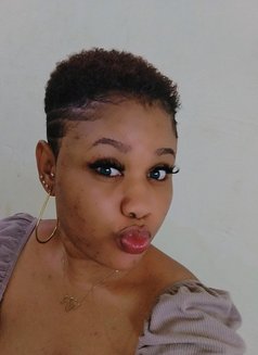 Sleeky - escort in Accra Photo 1 of 3