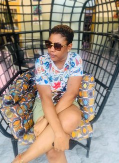 Sleeky - escort in Accra Photo 3 of 3