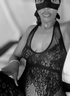 Slender Bae - puta in Nairobi Photo 2 of 2