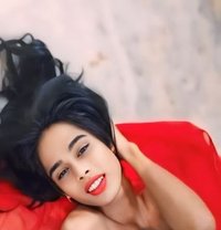 Slim and hot queen - Transsexual escort in Chennai Photo 2 of 5