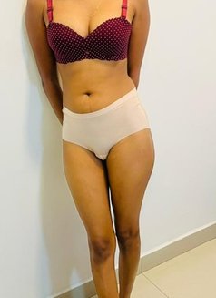 Kaushi Slim Girl Independent - puta in Colombo Photo 4 of 7