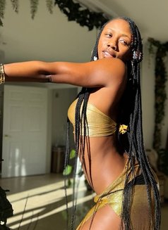 Slim Baby - puta in Khobar Photo 2 of 2