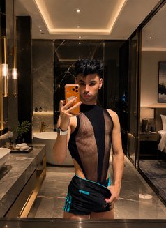 Slim Boy - Acompañantes masculino in Riyadh Photo 9 of 9