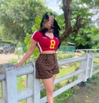 Slim, Fair. Sexy Eye Candy Girl - puta in Colombo
