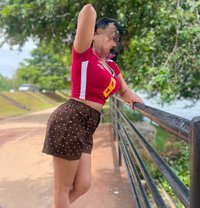 Slim, Fair. Sexy Eye Candy Girl - puta in Colombo