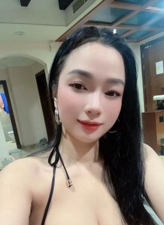 Slim Girl Philippin Service Number 1 - puta in Al Manama Photo 10 of 10