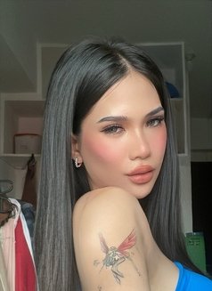 Slim Jade - Transsexual escort in Manila Photo 2 of 7