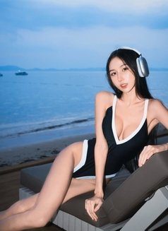 Slim Japanese Korean YUNA - escort in Taipei Photo 2 of 6