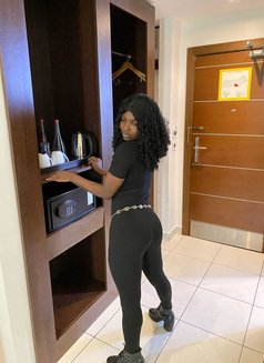 Slim Posh - puta in Accra Photo 6 of 8