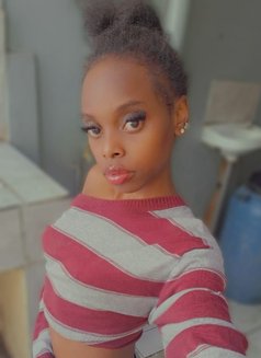 Slim Princess - escort in Abuja Photo 5 of 5