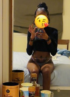 SLIM QUEEN Chloé Divi near E.city - escort in Bangalore Photo 9 of 9
