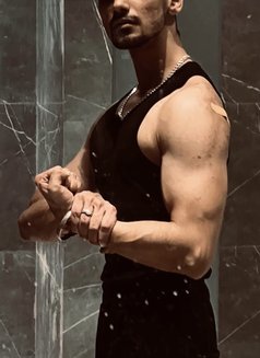 Slim Shady - Male escort in Chandigarh Photo 5 of 6